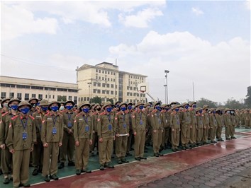 Sinh viên học GDTC&QPAN đợt học 4 nghiêm túc thực hiện phòng chống dịch Covid - 19