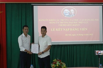 LỄ KẾT NẠP ĐẢNG VIÊN